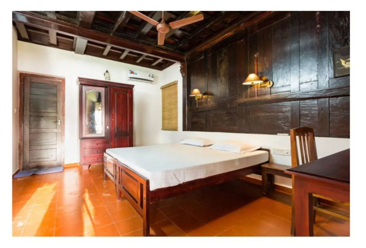 בית הארחה Champakulam The Pamba Heritage Villa