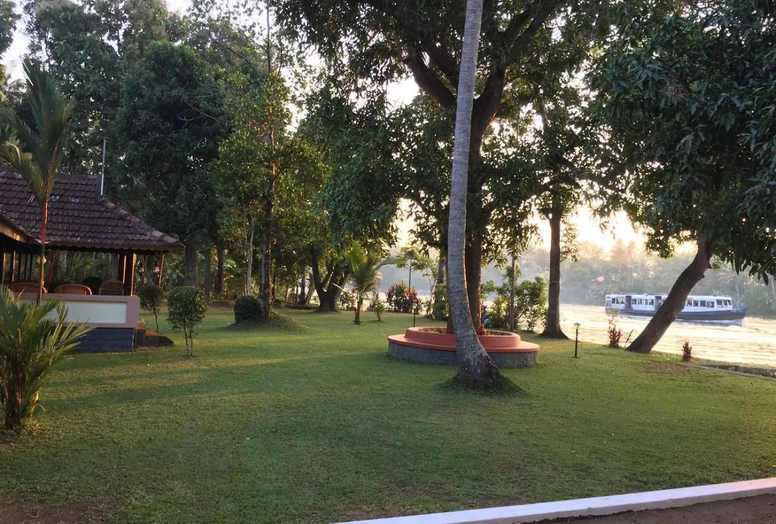 Champakulam The Pamba Heritage Villa הודו